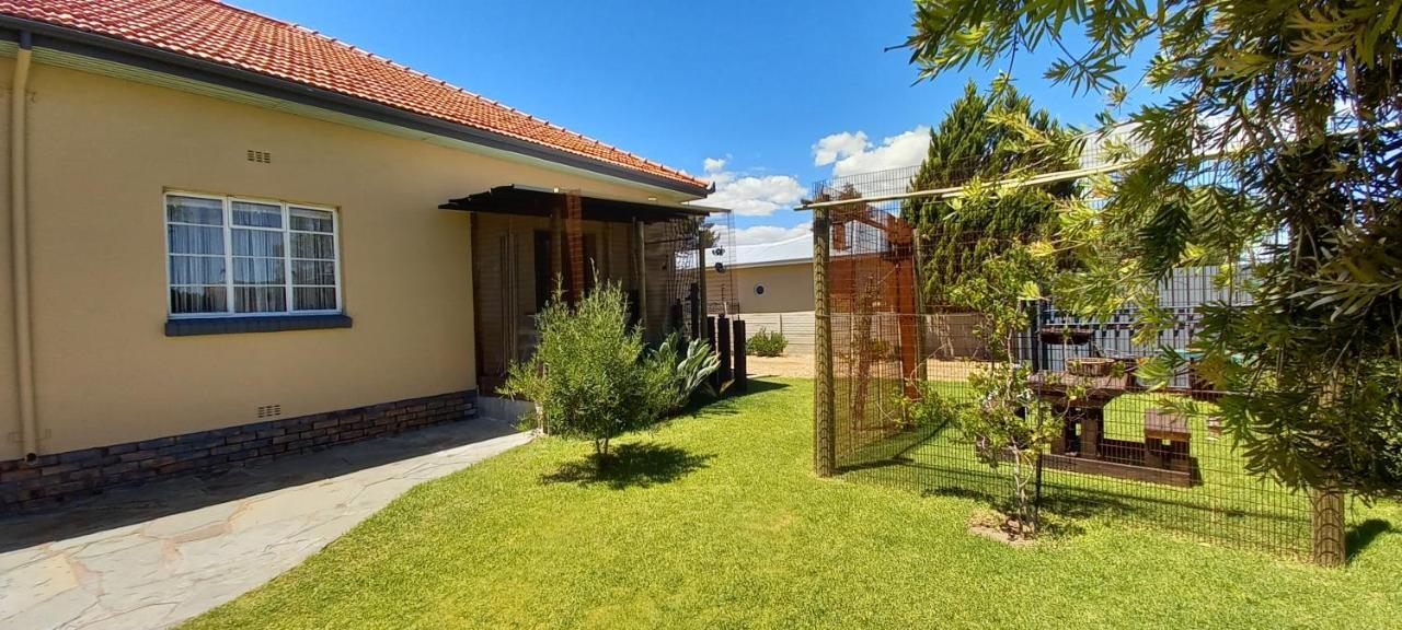 Mitat Guesthouse Beaufort West Exterior photo